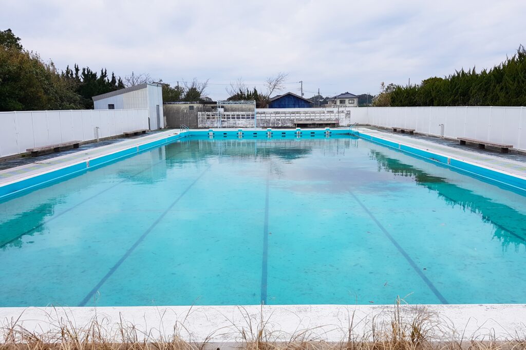 プール